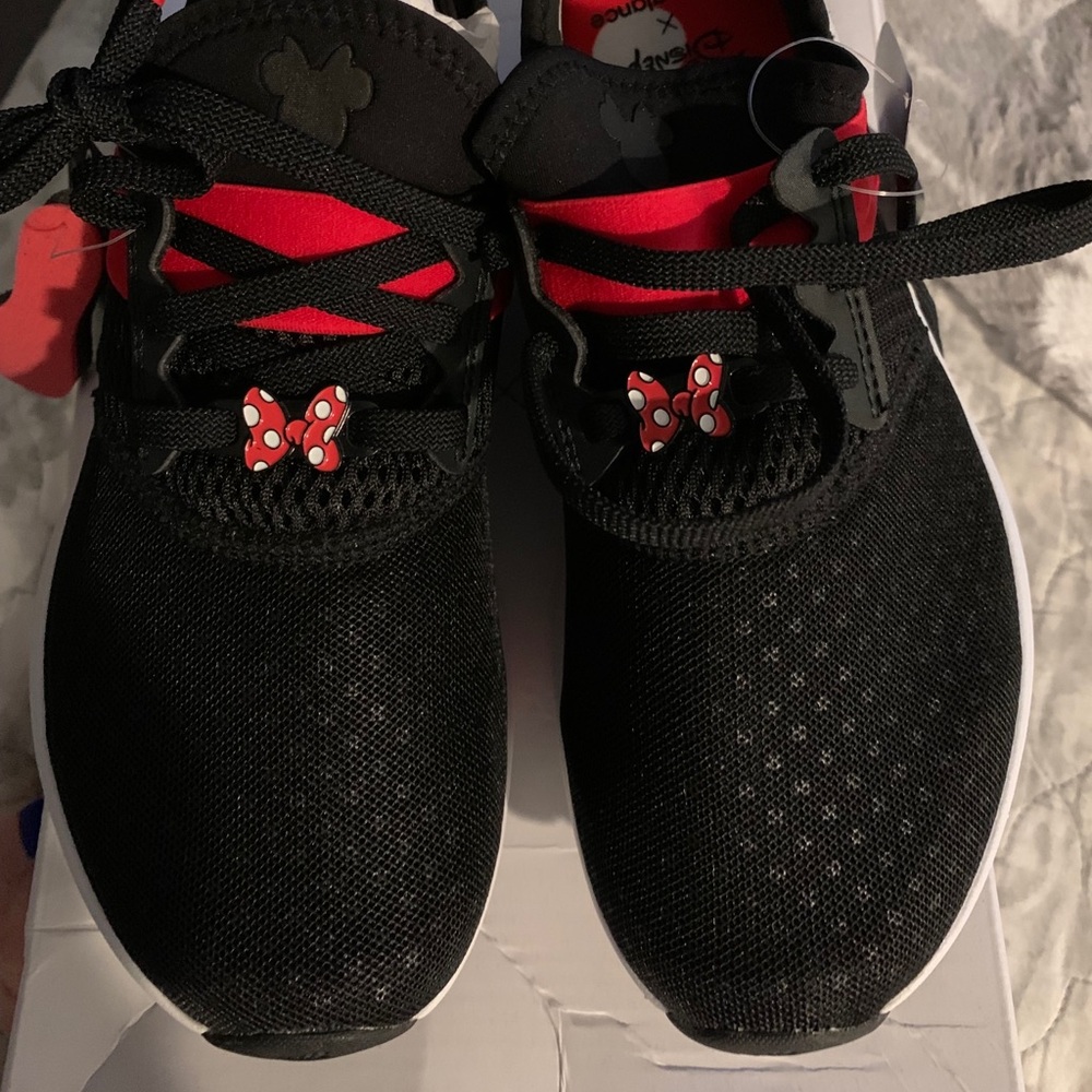 Disney New Balance Minnie Sneakers